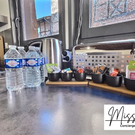 דירות Châtillon-sur-Chalaronne "La Fenetre Sur Le Marche" De Miss.K Conciergerie מראה חיצוני תמונה