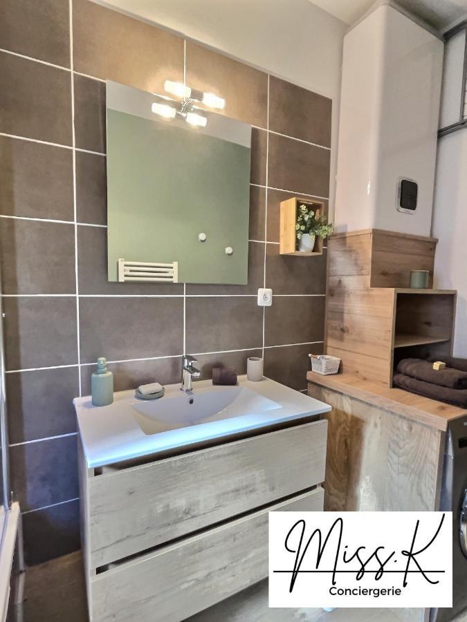 דירות Châtillon-sur-Chalaronne "La Fenetre Sur Le Marche" De Miss.K Conciergerie מראה חיצוני תמונה